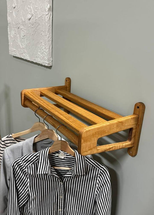 Clothing rack with shelf