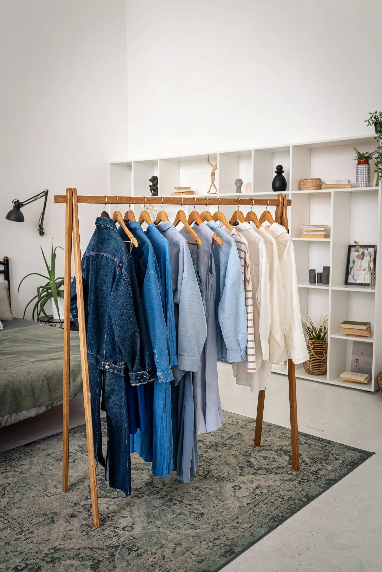 Sustainably made hanger from real wood – ideal for boutique-style presentation