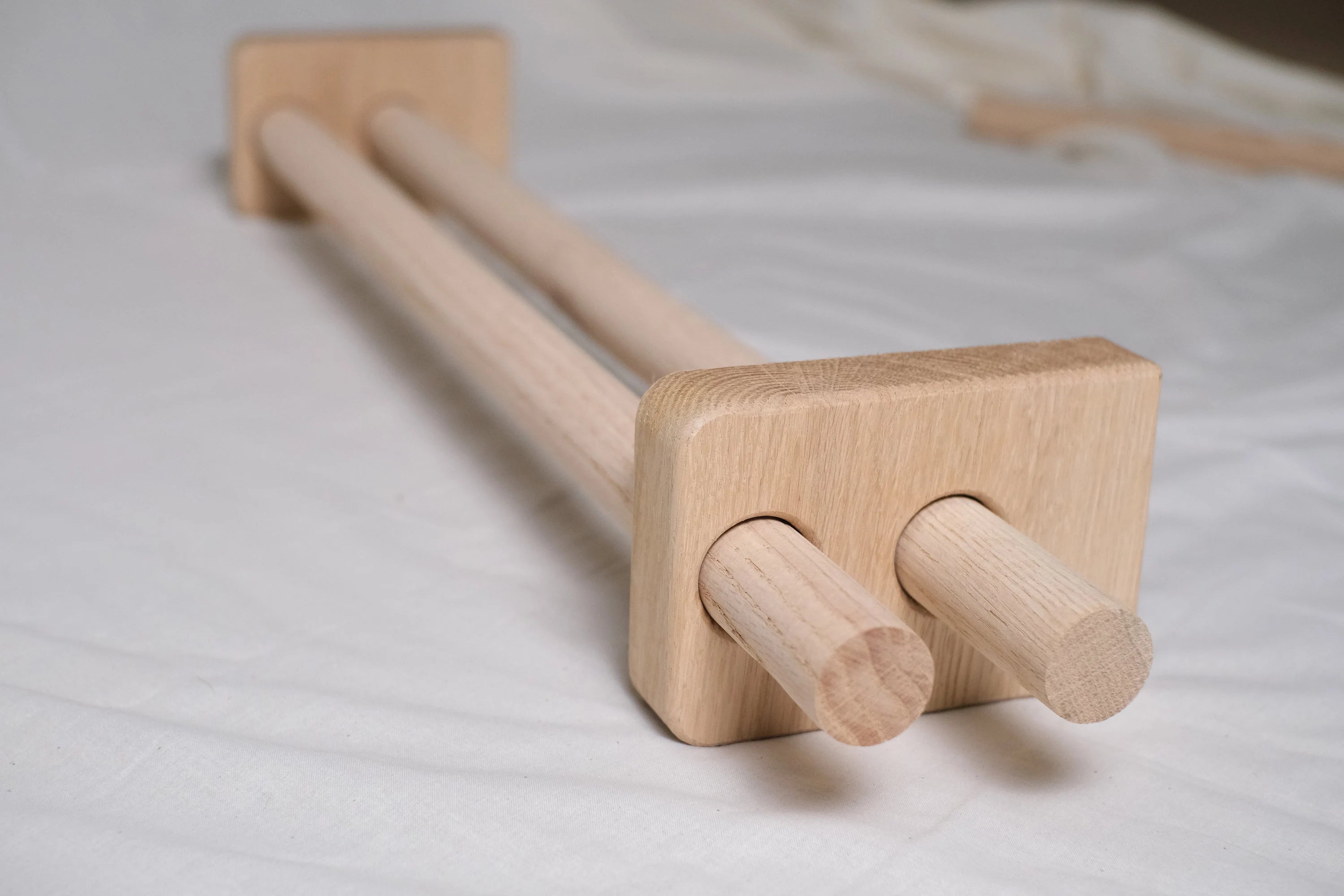 Natural wooden double rod set – perfect for sheer and blackout curtain combinations