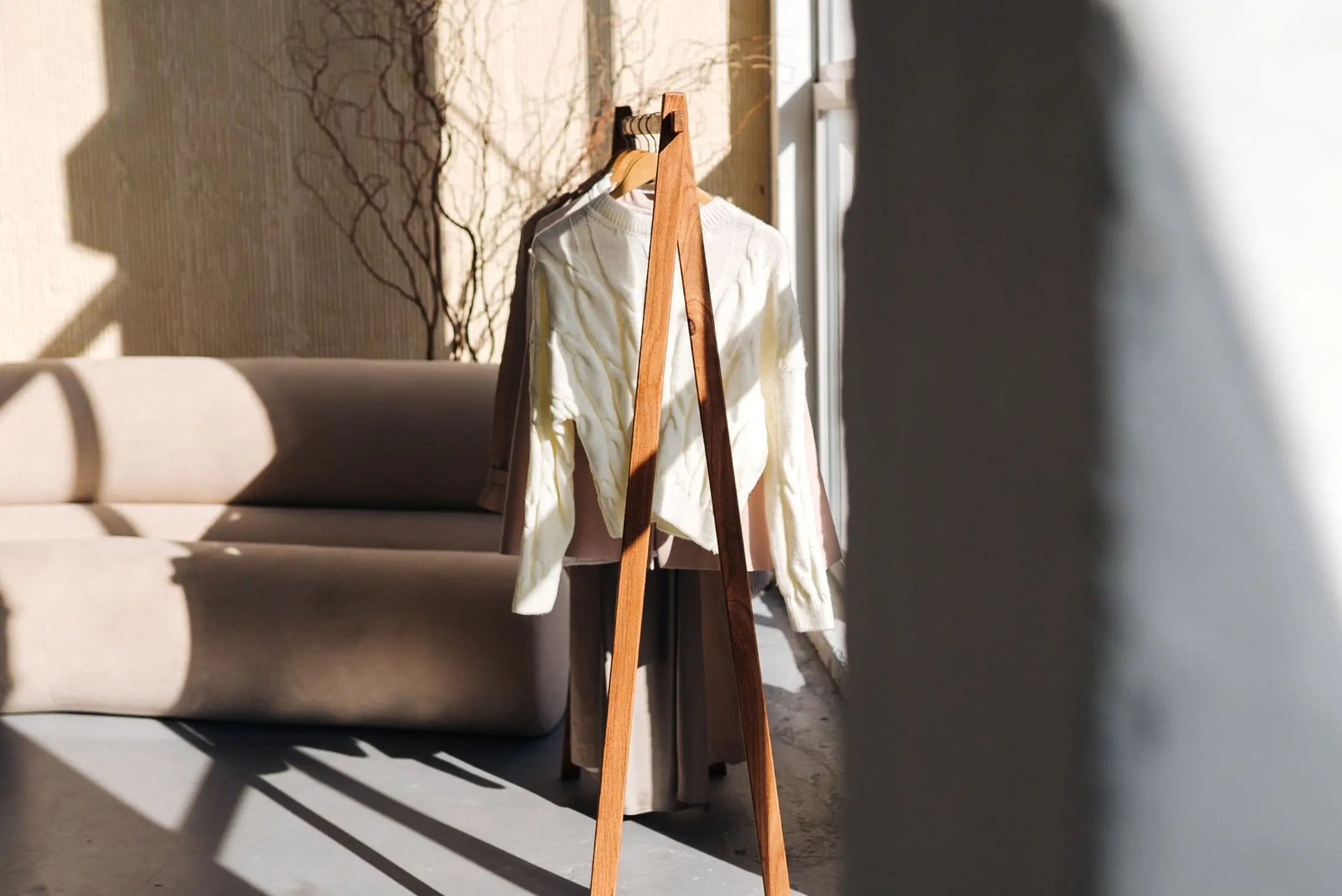 Modern eco-friendly display for retail clothing – handcrafted simplicity in design
