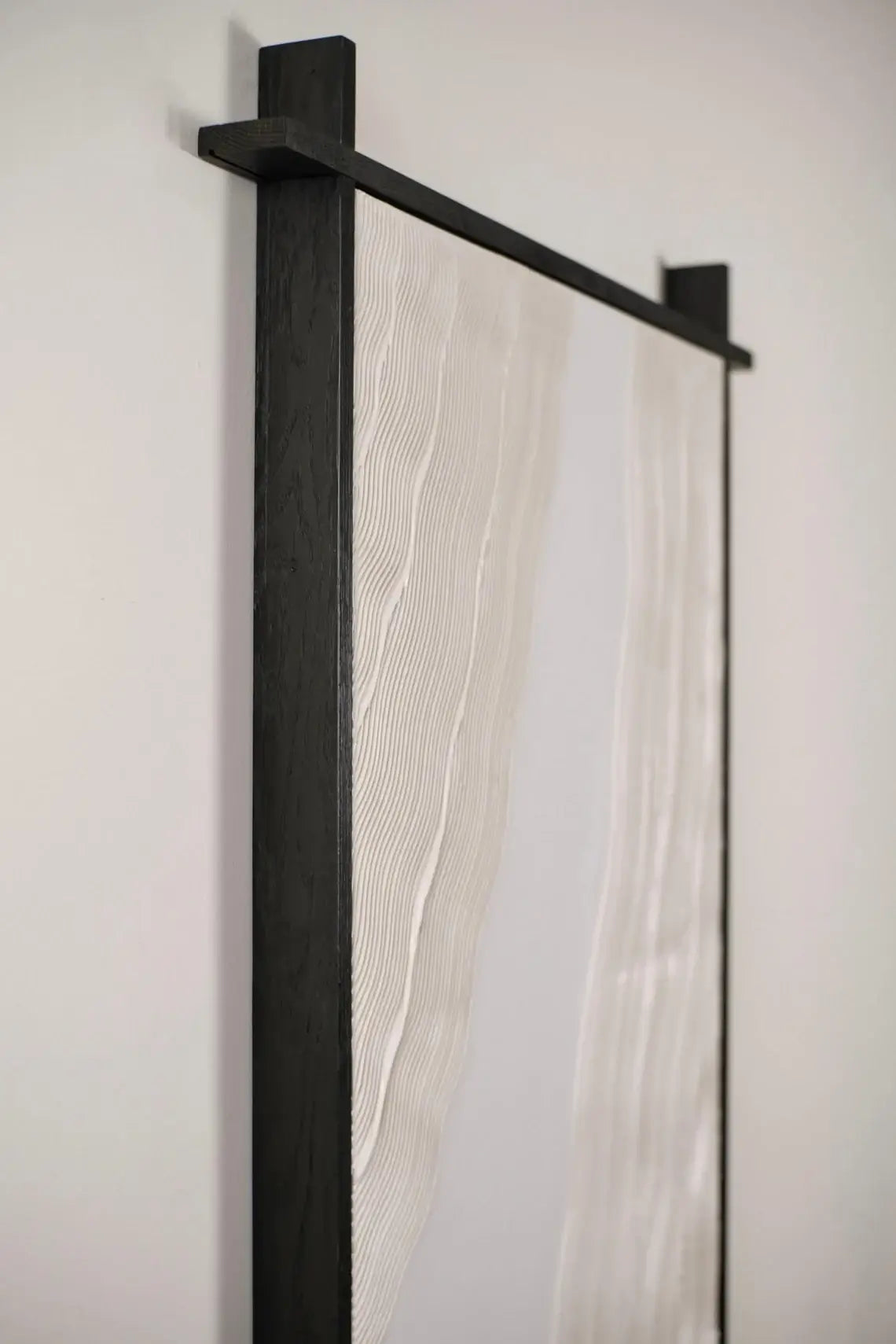 Natural finish solid wood floating frame for wall-mounted canvas